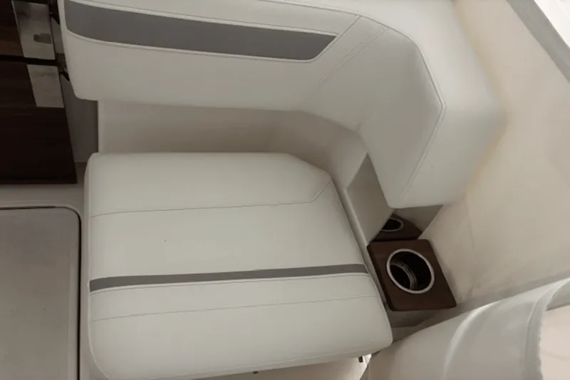 Slide: The Image of Tiara 38 LS 2023 - 11