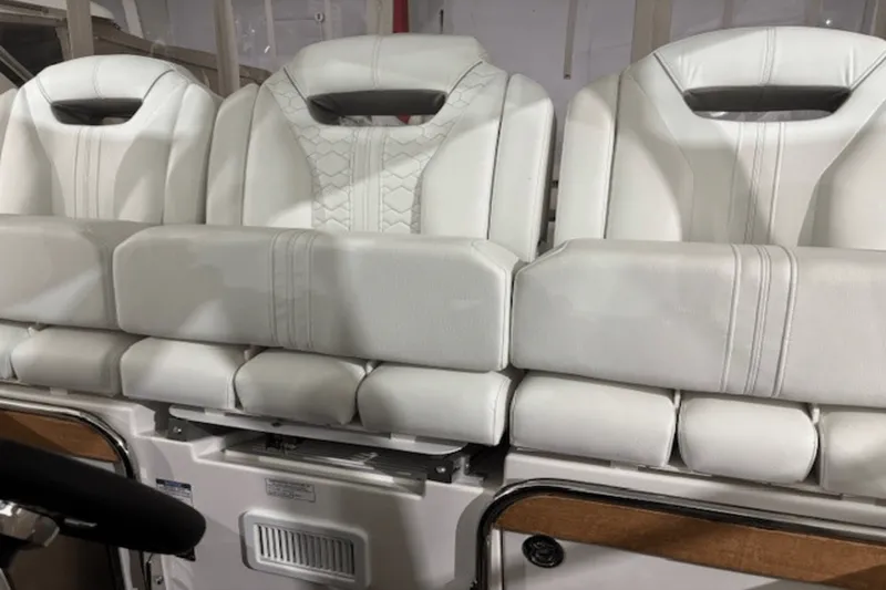 Slide: The Image of Tiara 38 LS 2023 - 19