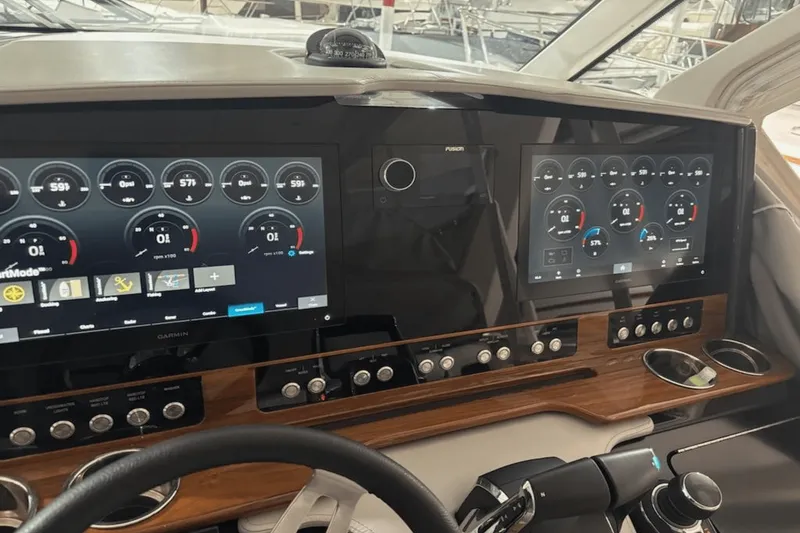 Slide: The Image of Tiara 38 LS 2023 - 22