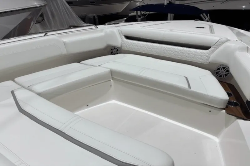 Slide: The Image of Tiara 38 LS 2023 - 29