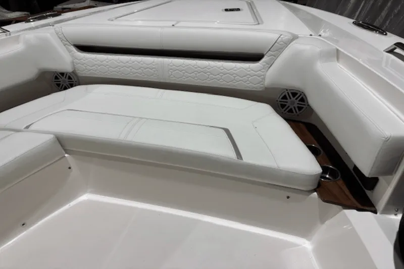 Slide: The Image of Tiara 38 LS 2023 - 30