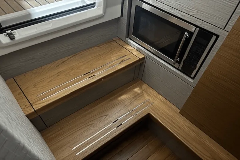 Slide: The Image of Tiara 38 LS 2023 - 38