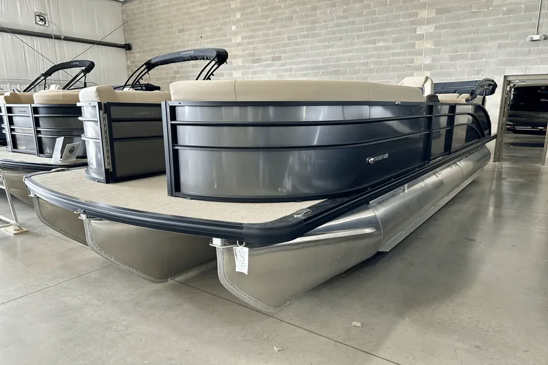 Slide: The Image of Harris 250 Cruiser 2025 - 1