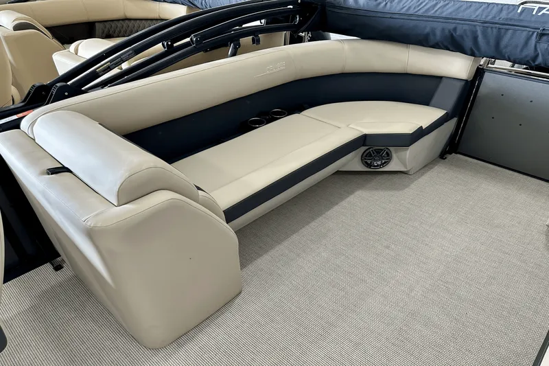 Slide: The Image of Harris 250 Cruiser 2025 - 13