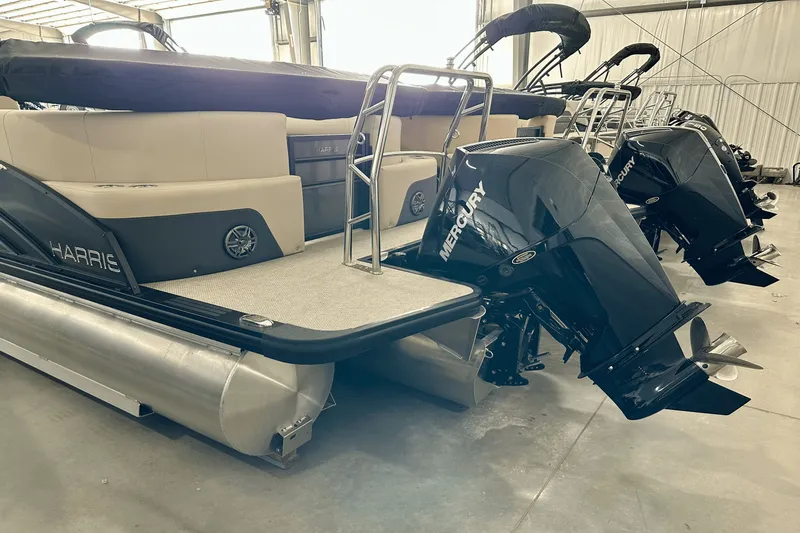 Slide: The Image of Harris 250 Cruiser 2025 - 2