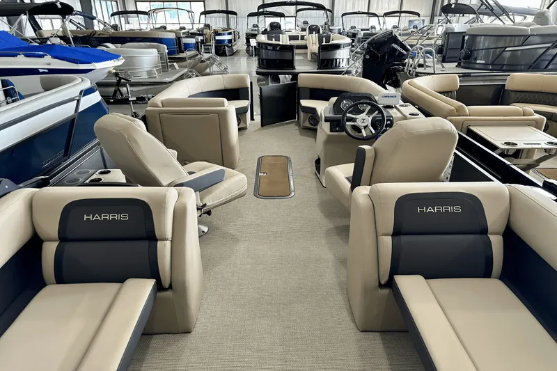 Slide: The Image of Harris 250 Cruiser 2025 - 20