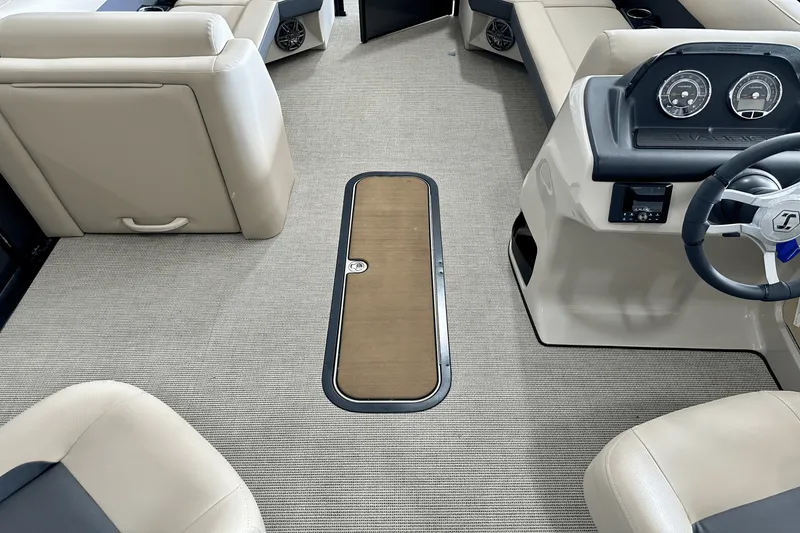 Slide: The Image of Harris 250 Cruiser 2025 - 23