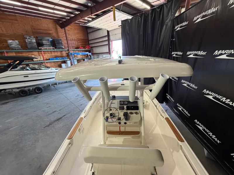 Slide: The Image of Boston Whaler 210 Montauk 2026 - 11