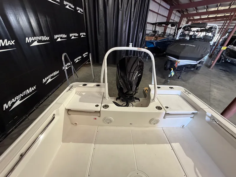Slide: The Image of Boston Whaler 210 Montauk 2026 - 12