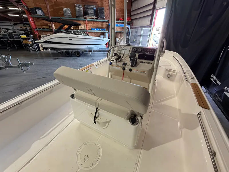 Slide: The Image of Boston Whaler 210 Montauk 2026 - 16