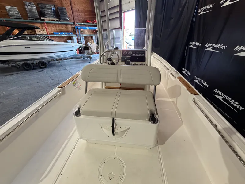 Slide: The Image of Boston Whaler 210 Montauk 2026 - 17