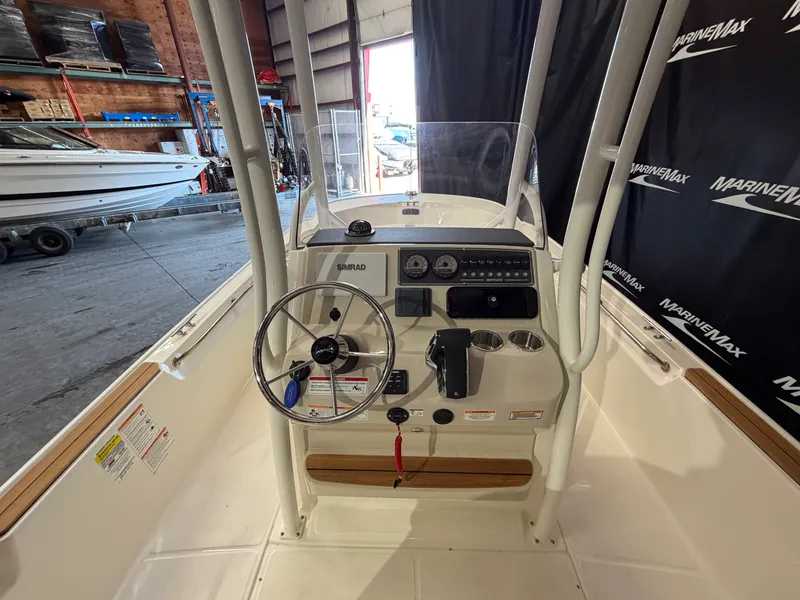 Slide: The Image of Boston Whaler 210 Montauk 2026 - 21