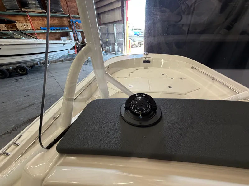 Slide: The Image of Boston Whaler 210 Montauk 2026 - 24