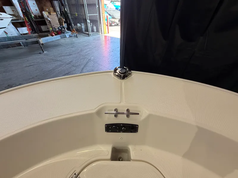Slide: The Image of Boston Whaler 210 Montauk 2026 - 36