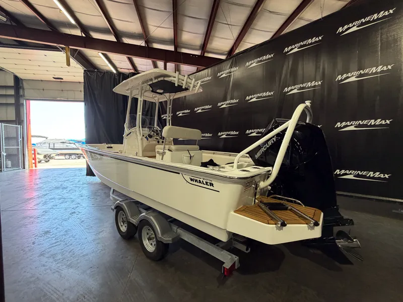 Slide: The Image of Boston Whaler 210 Montauk 2026 - 5