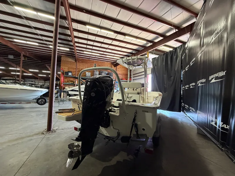 Slide: The Image of Boston Whaler 210 Montauk 2026 - 8