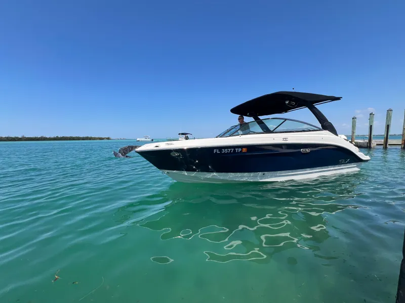 Slide: The Image of Sea Ray SLX 260 Outboard 2023 - 11