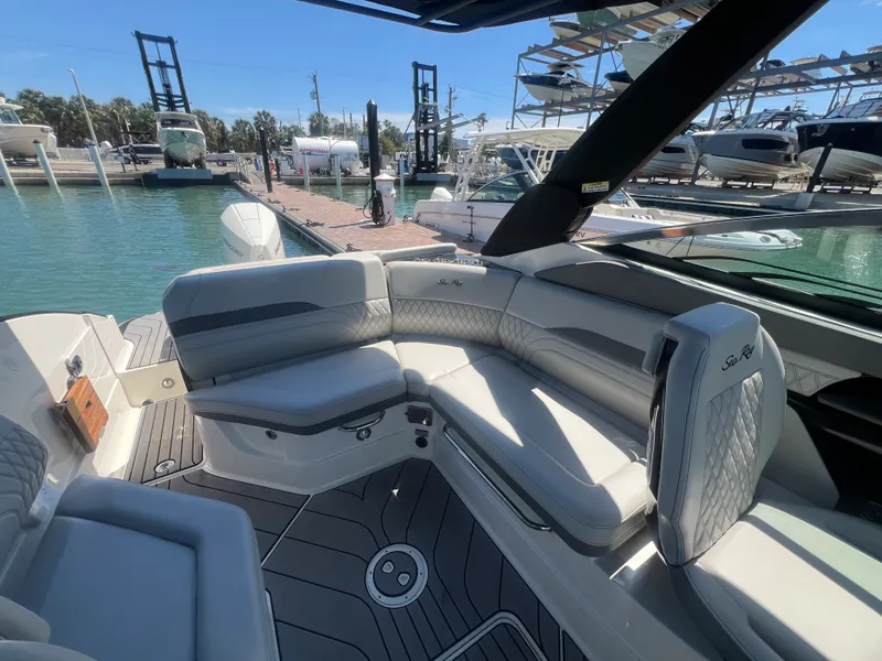 Slide: The Image of Sea Ray SLX 260 Outboard 2023 - 25