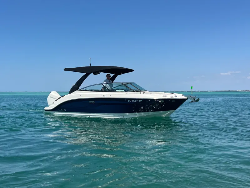 Slide: The Image of Sea Ray SLX 260 Outboard 2023 - 3