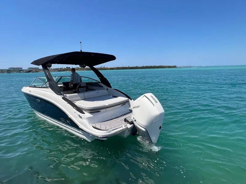 Slide: The Image of Sea Ray SLX 260 Outboard 2023 - 5