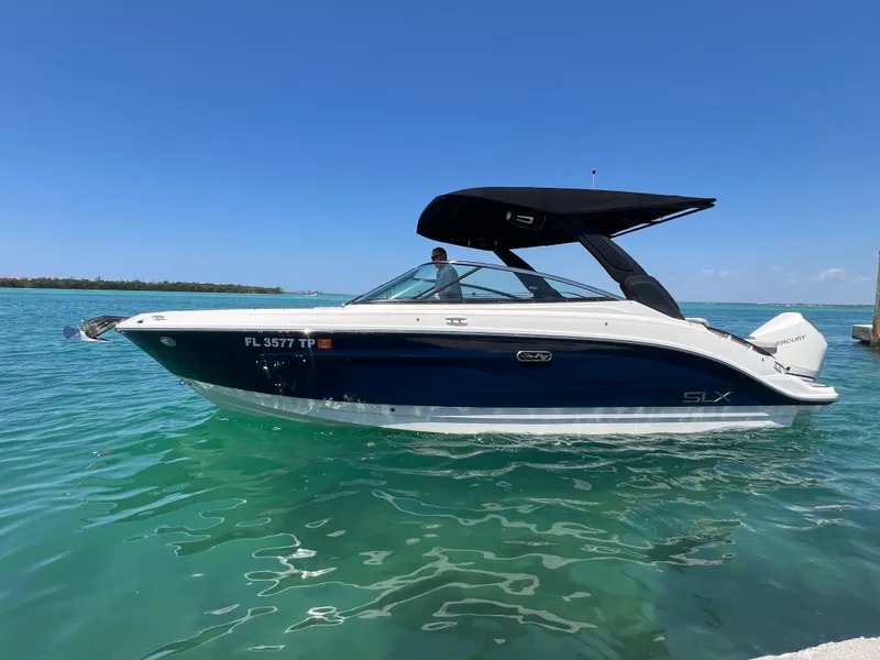 Slide: The Image of Sea Ray SLX 260 Outboard 2023 - 8