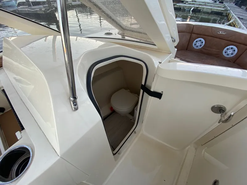 Slide: The Image of Scout 240 DORADO 2022 - 19