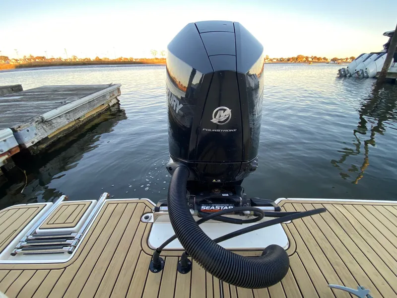 Slide: The Image of Scout 240 DORADO 2022 - 33