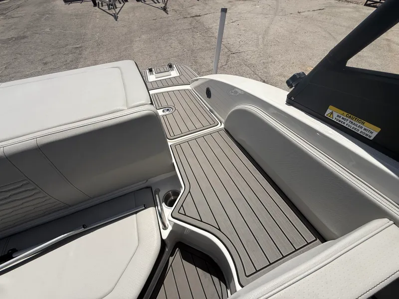 Slide: The Image of Sea Ray 190 SPX 2022 - 13