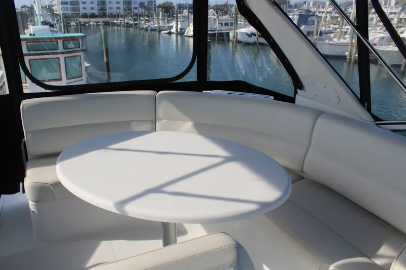 Slide: The Image of Carver 450 VOYAGER PILOTHOUSE 2000 - 16