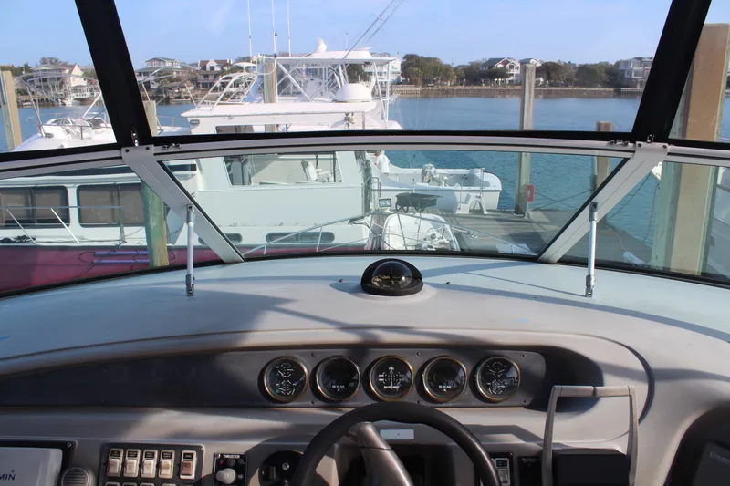 Slide: The Image of Carver 450 VOYAGER PILOTHOUSE 2000 - 12