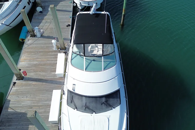 Slide: The Image of Carver 450 VOYAGER PILOTHOUSE 2000 - 3