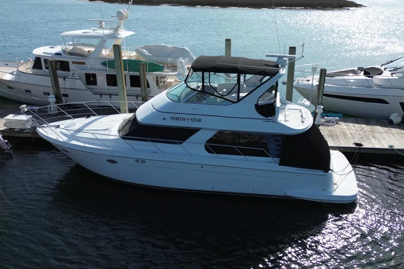 The Image of Carver 450 VOYAGER PILOTHOUSE 2000 - 0