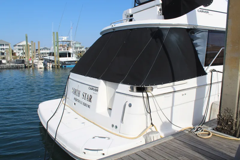 Slide: The Image of Carver 450 VOYAGER PILOTHOUSE 2000 - 6