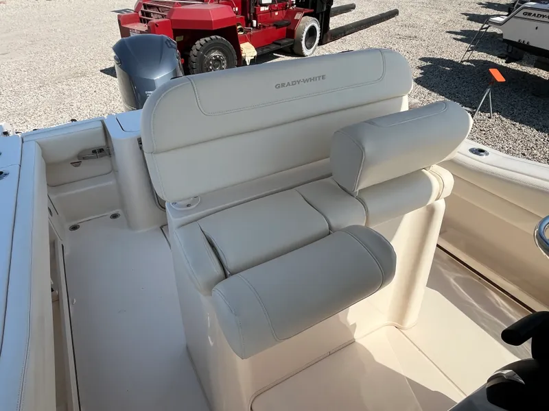 Slide: The Image of Grady-White 236 FISHERMAN 2021 - 15