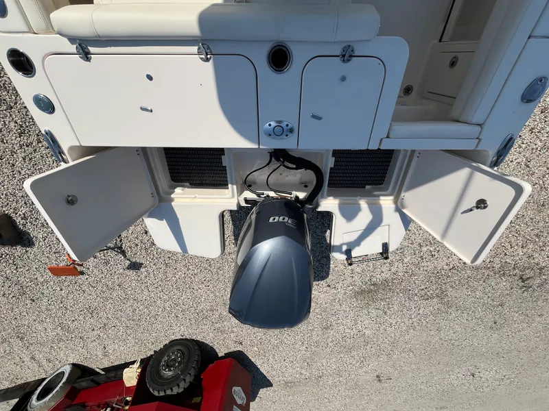 Slide: The Image of Grady-White 236 FISHERMAN 2021 - 6