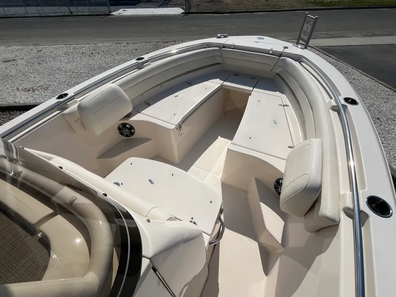 Slide: The Image of Grady-White 236 FISHERMAN 2021 - 8
