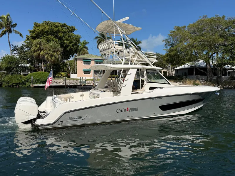Slide: The Image of Boston Whaler 420 OUTRAGE 2019 - 13