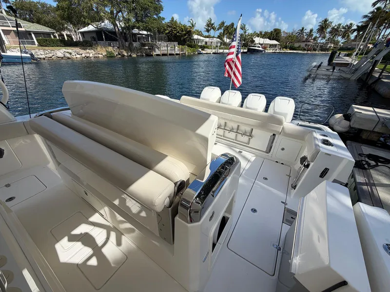 Slide: The Image of Boston Whaler 420 OUTRAGE 2019 - 39
