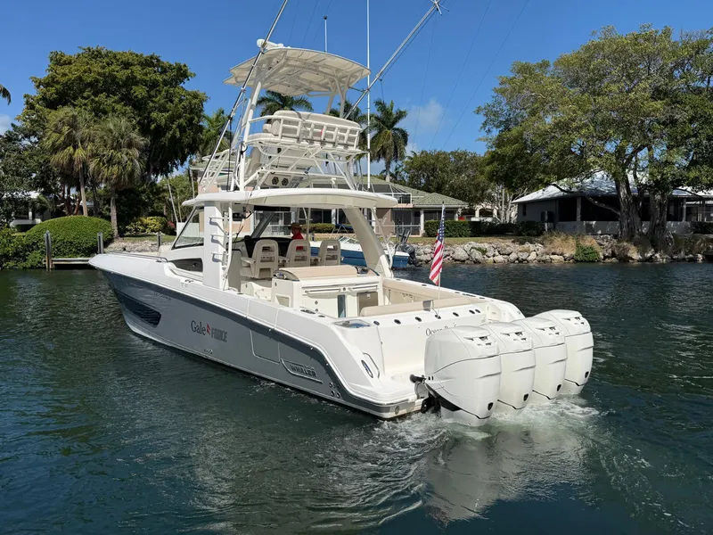 Slide: The Image of Boston Whaler 420 OUTRAGE 2019 - 9
