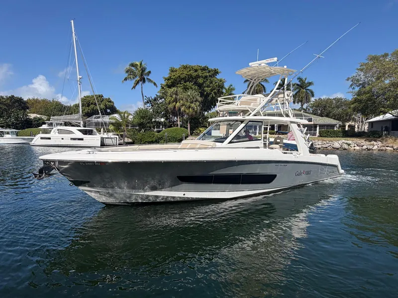 Slide: The Image of Boston Whaler 420 OUTRAGE 2019 - 4