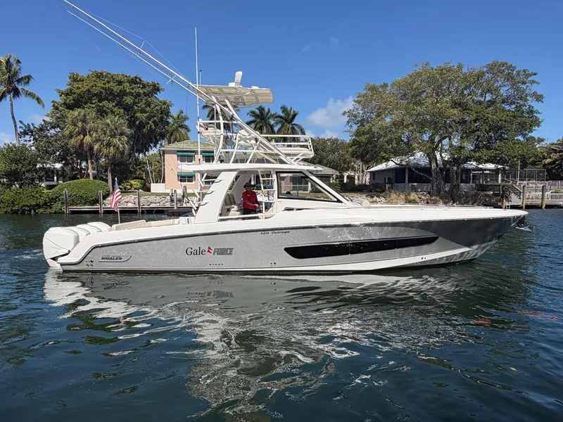 Slide: The Image of Boston Whaler 420 OUTRAGE 2019 - 14