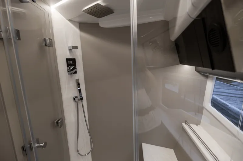 Slide: The Image of Galeon 410 HTC 2024 - 16