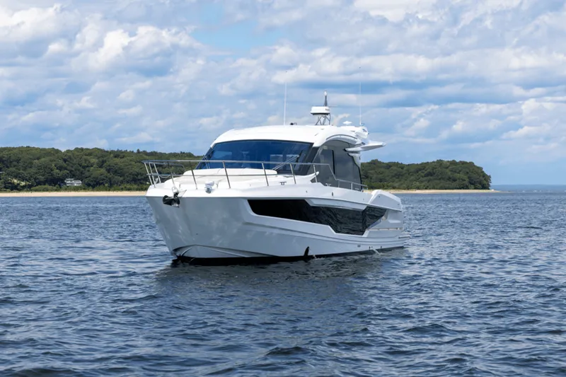 Slide: The Image of Galeon 410 HTC 2024 - 10