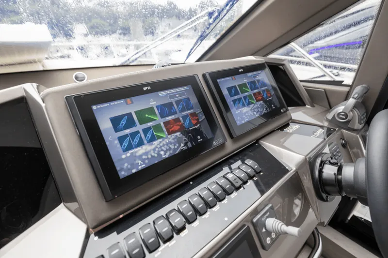 Slide: The Image of Galeon 410 HTC 2024 - 24
