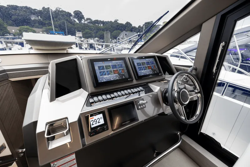 Slide: The Image of Galeon 410 HTC 2024 - 26