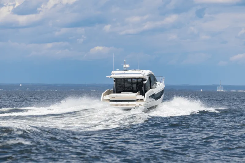 Slide: The Image of Galeon 410 HTC 2024 - 6
