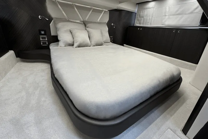 Slide: The Image of Galeon 410 HTC 2024 - 15