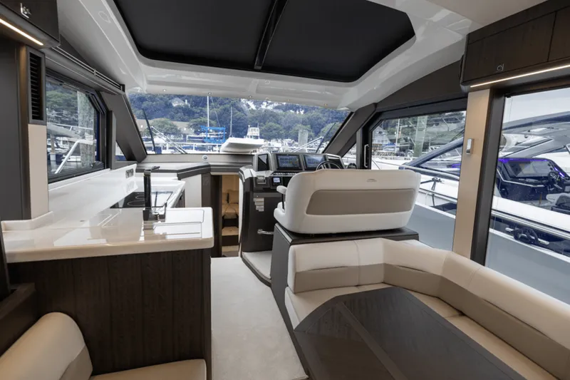 Slide: The Image of Galeon 410 HTC 2024 - 30