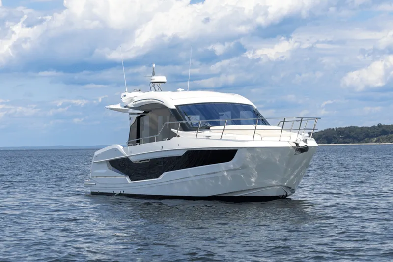 Slide: The Image of Galeon 410 HTC 2024 - 9