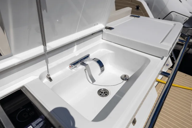 Slide: The Image of Galeon 410 HTC 2024 - 38